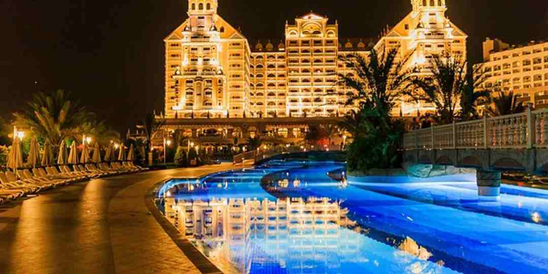 Khu chơi bài tại Holiday Palace rất sang trọng và tinh tế